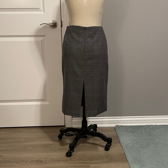 Banana Republic Dresses & Skirts - 🍁4 for$25🍁Banana Republic Gray Plaid Wool Skirt